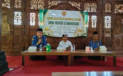 KEGIATAN PEMBINAAN GURU SMKN 2 WONOSARI SETELAH UPACARA HUT KE-8+ KEMERDEKAAN REPUBLIK INDONESIA